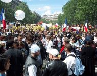 Первомайские забастовки в Париже (2002 год)
