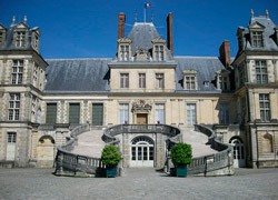 Французский дворец Фонтенбло