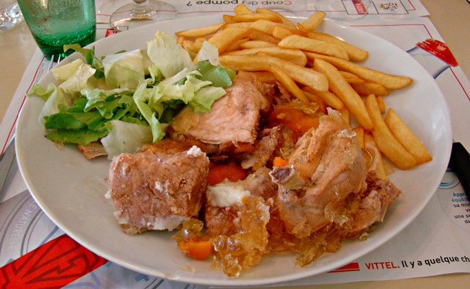Блюдо Potjevleesch (Паштет в желе из мяса кролика, свинины, курятины или телятины)
