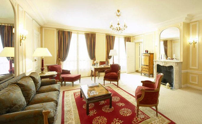 Большой номер люкс отеля de Crillon
