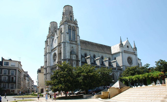 Церковь Святого Жака в По