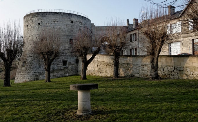 Средневековый замок Куси-ле-Шато