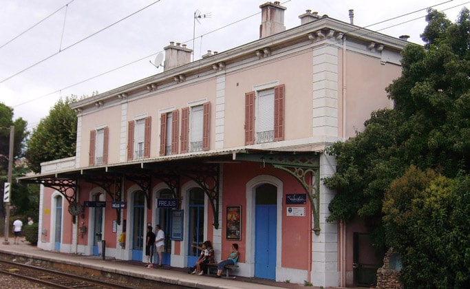 Железнодорожный вокзал Фрежюса