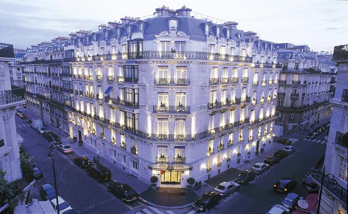 Отель La Tremoille в Париже