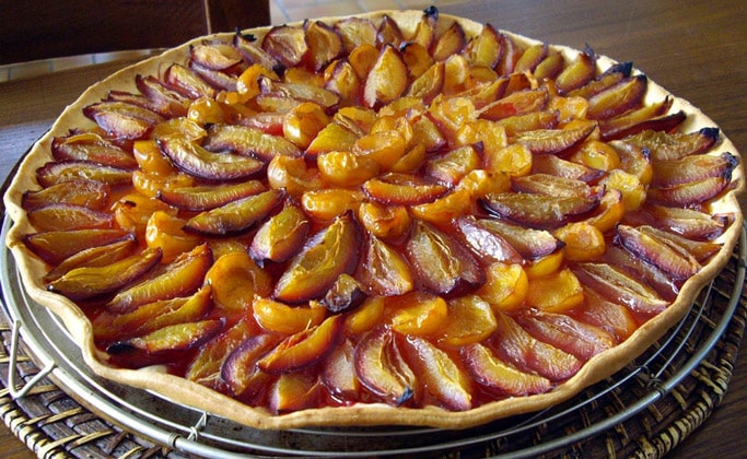 Сладкий пирог со сливой Мирабель (Tarte aux mirabelles)