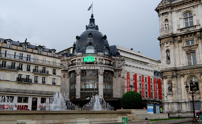 Универмаг Bazar de l’Hotel de Ville