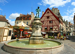 Памятник-фонтан в Дижоне (малоизвестные достопримечательности Франции)