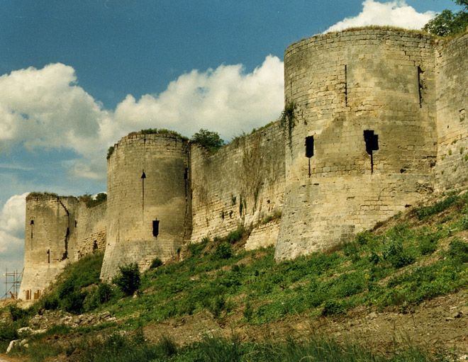 Замок Куси-ле-Шато