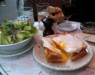 Завтрак парижского кафе де Флор